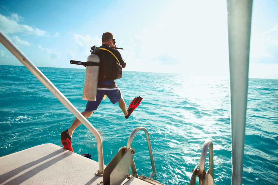 53dab6cb6dec627b149fd595_turks-and-caicos-boat-diving